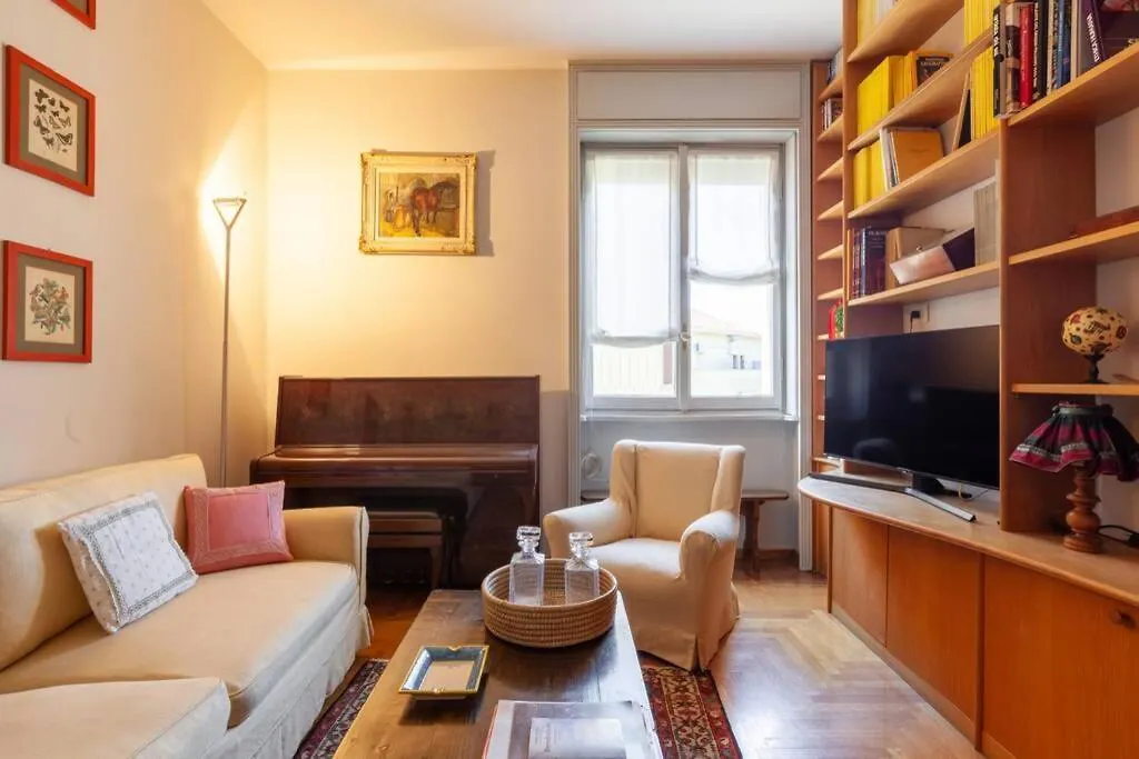 Vittoria Flexyrent Apartment - A.C. - Wi-Fi Milan Italy
